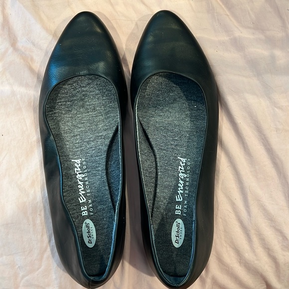 Flats - Picture 1 of 3